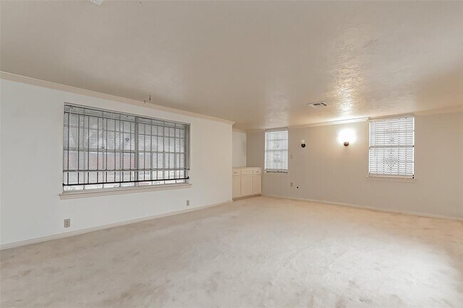 Building Photo - 6831 Reed Rd