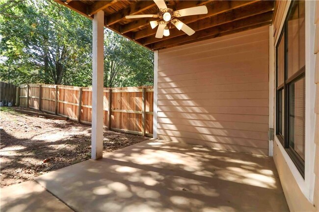 Building Photo - 2915 E Sterling Ct