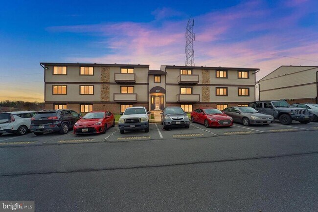 Building Photo - 997 Heather Ridge Dr