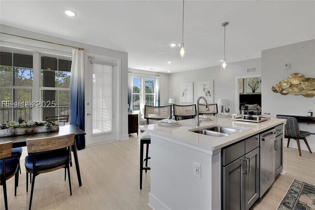 Building Photo - 55 Gardner Dr