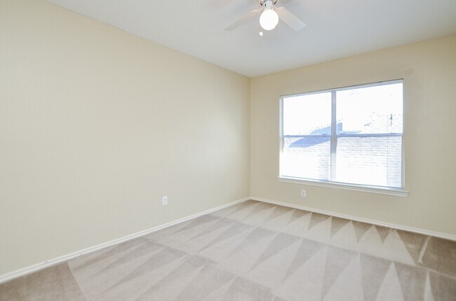 Building Photo - 21210 Woodland Green Dr