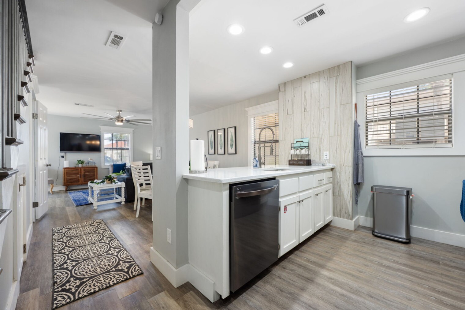 Building Photo - 17462 Front Beach Rd