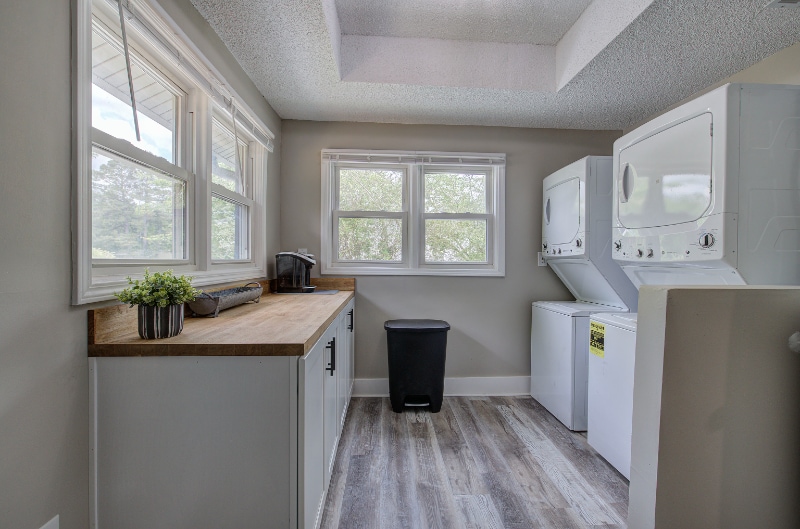 Building Photo - 227 St Elmo Cir