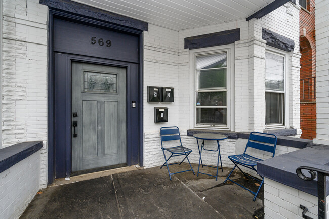 Primary Photo - 569 Liberty Ave