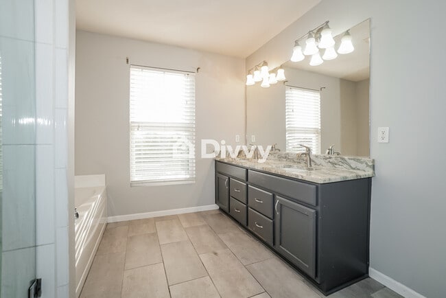 Building Photo - 5343 Royal Brook Dr, Medina, OH 44256