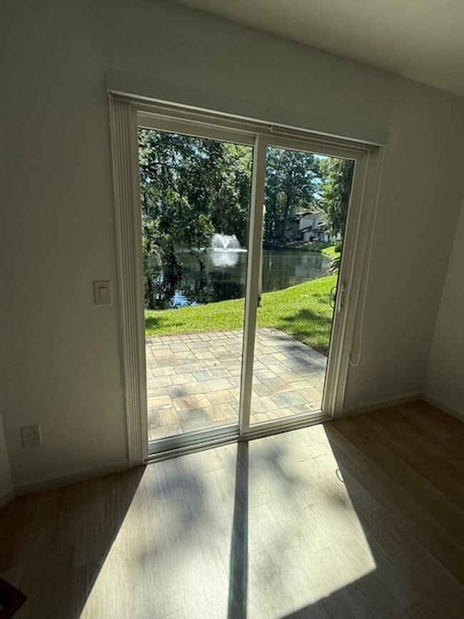 Building Photo - Upgraded - Woodlake Villa 49