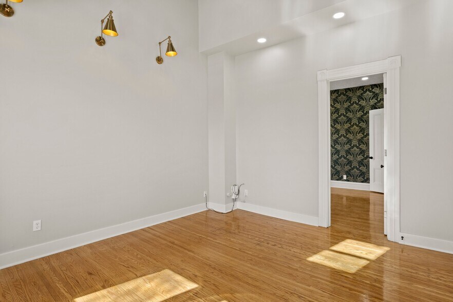Building Photo - 853 Meigs St