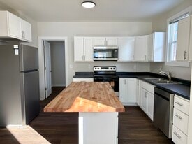 Building Photo - 427 Jefferson St