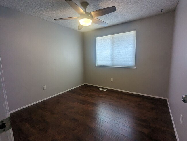 Building Photo - Central Kitsap Home in Prime Location