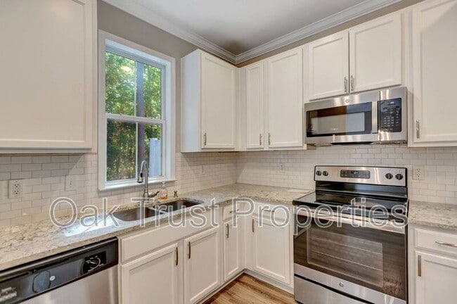 Building Photo - 9620 Scarborough court