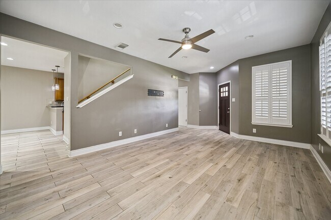 Building Photo - 7403 Hollister Ridge