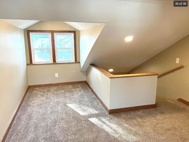 Building Photo - 523 S Washington St