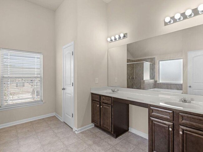 Building Photo - 2325 Braelin Loop