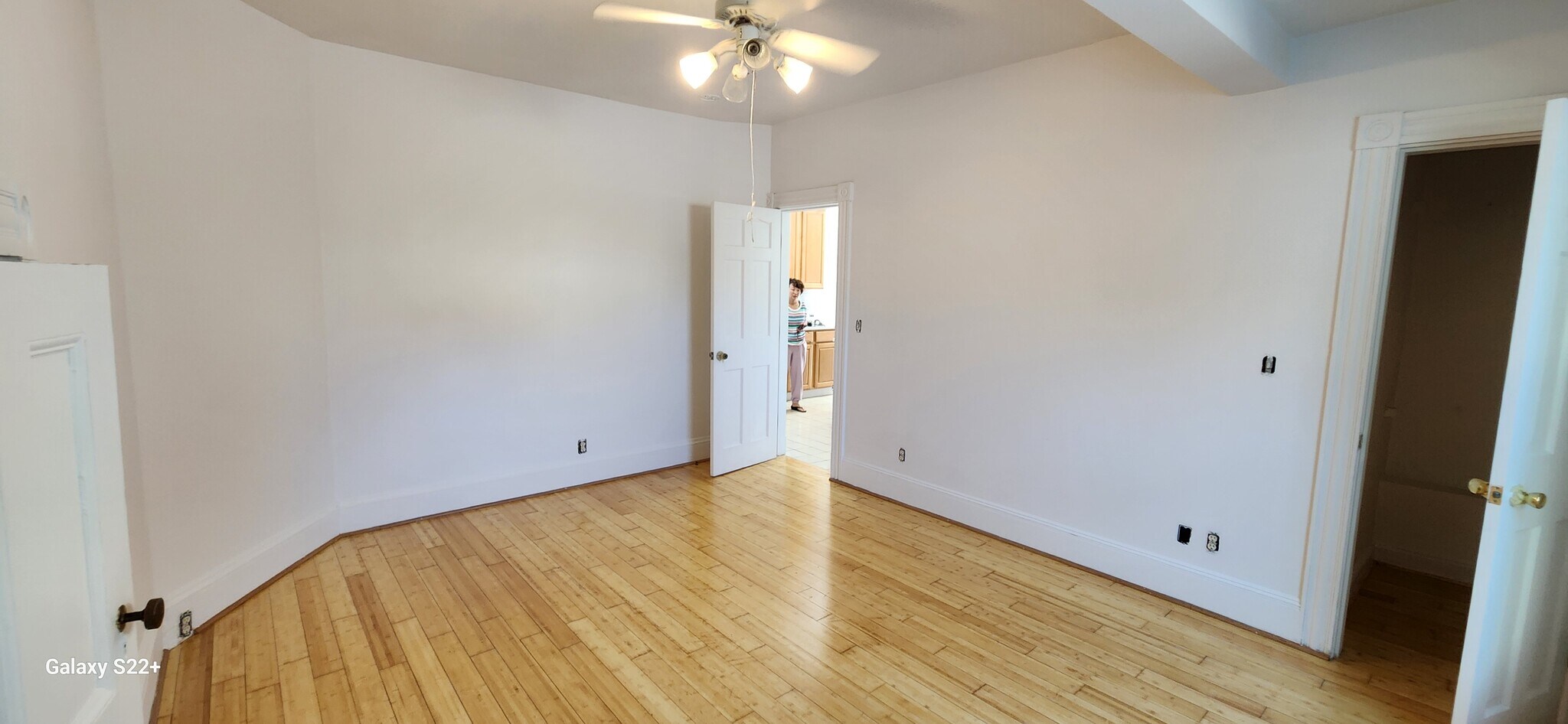 Building Photo - 389 Newport Ave