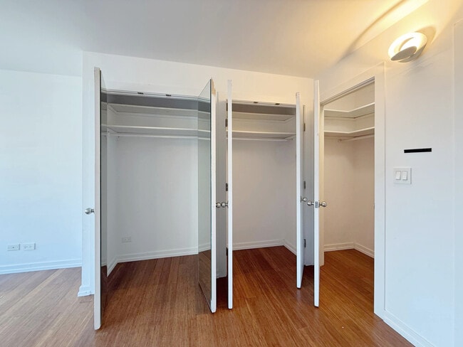 Building Photo - 211 E Ohio St