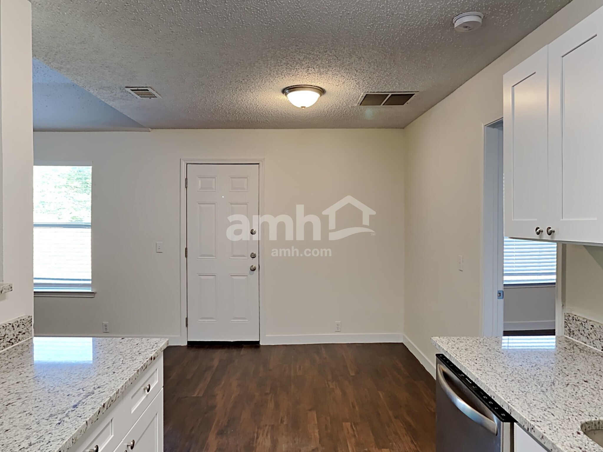 Building Photo - 1600 Waters Edge Dr