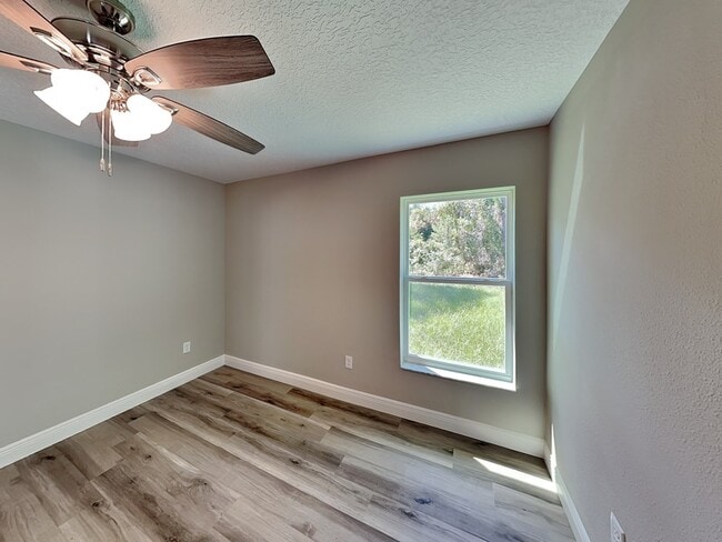 Building Photo - 9399 N Del Rio Way