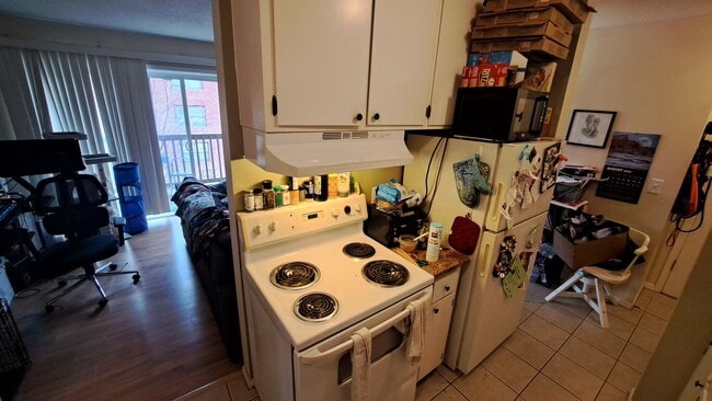 Interior Photo - Elliot Park