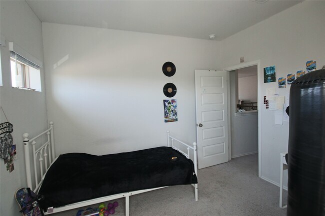 Building Photo - 24727 Tanoureen Dr