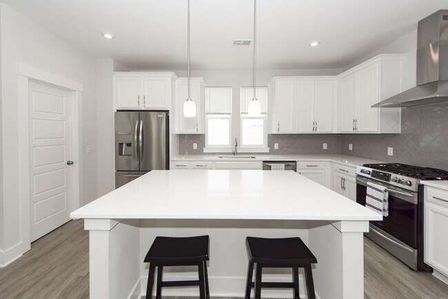 Building Photo - 3 Bedroom 2.5 Bath Single Family Home in Mixson
