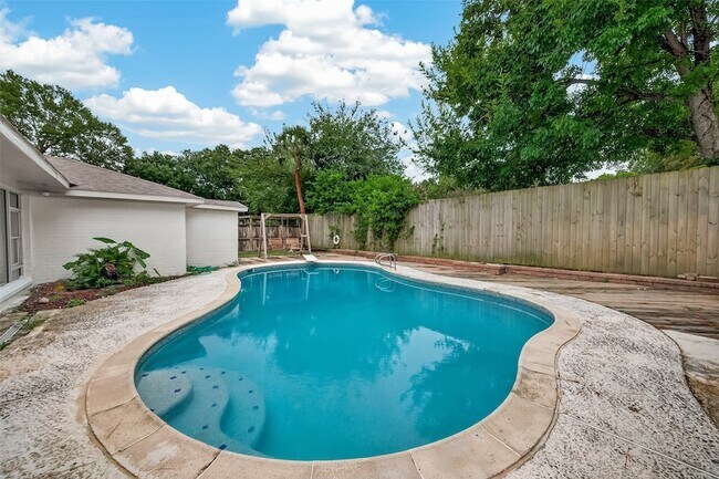 Building Photo - 5207 Bent Bough Ln