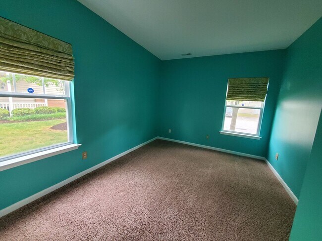 Building Photo - Stunning First-Floor Condo