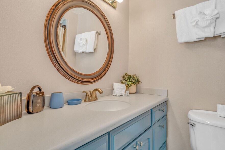 Building Photo - 12400 Overseas Hwy