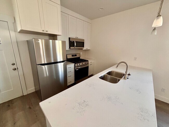 Building Photo - 3648 Byram Pt