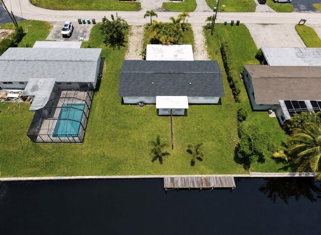 Building Photo - 4931 Victoria Dr