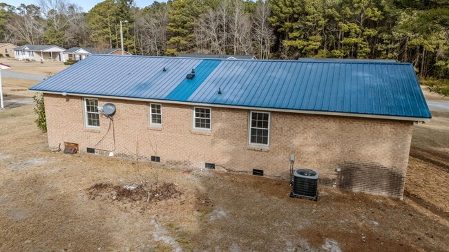 Building Photo - 904 Jennifer Ln