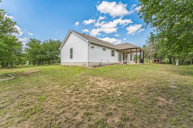 Building Photo - 2720 Co Rd 466