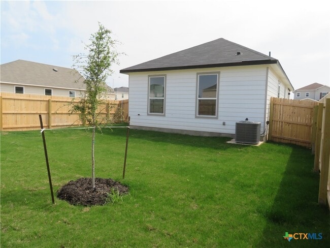 Building Photo - 352 Blacktail Dr