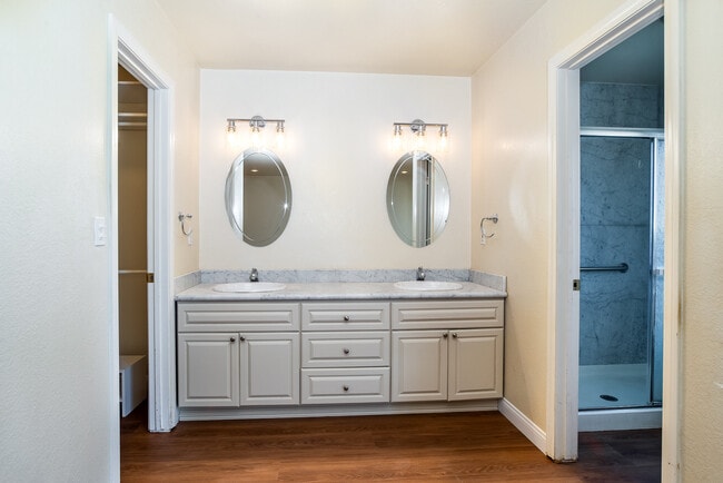 Building Photo - 1908 Broadway St