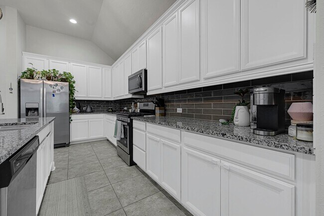 Building Photo - 8126 Lockridge Terrace Ln