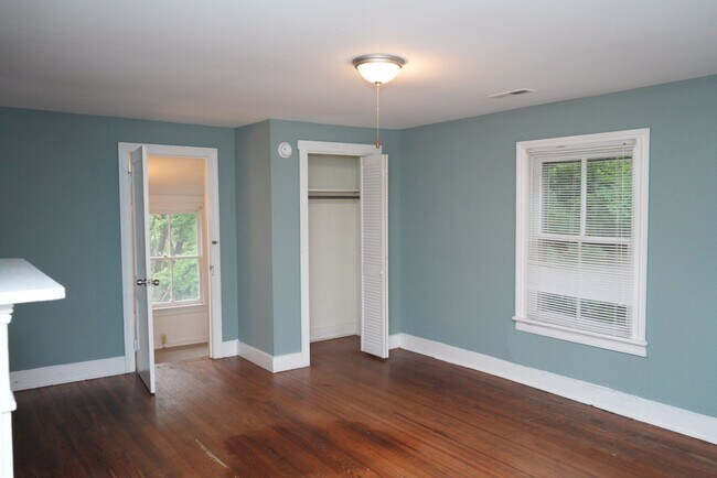 Building Photo - 720 Nalle St