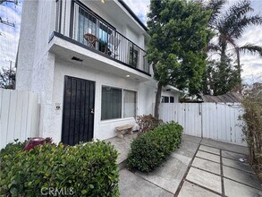 Building Photo - 40 S Venice Blvd