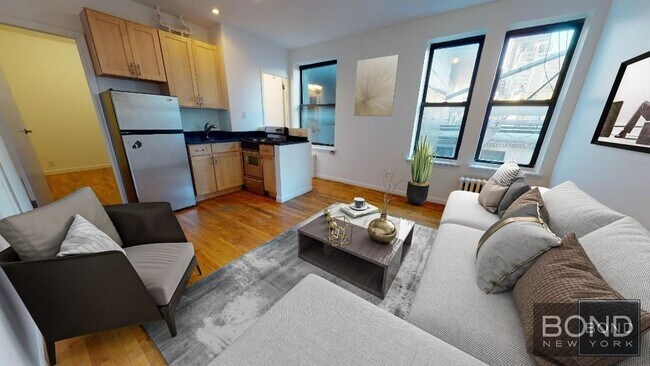 Building Photo - 307 E 77th St