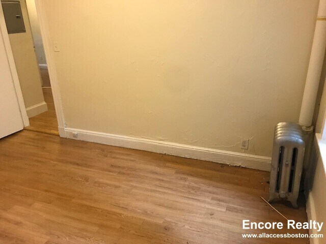 Building Photo - 1810 Commonwealth Ave