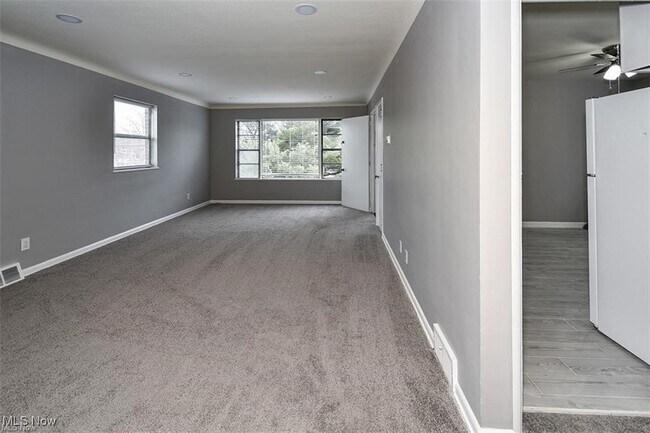 Building Photo - 2346 Westmoor Rd