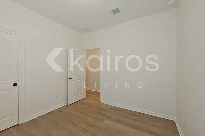 Building Photo - 204 Carencro St