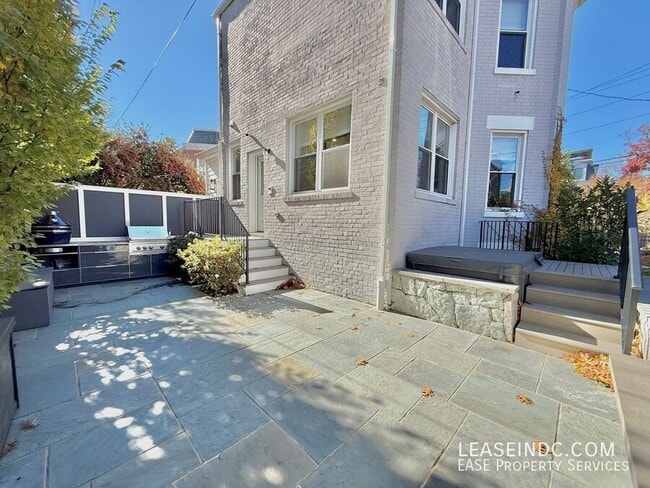 Building Photo - 4429 9th St NW