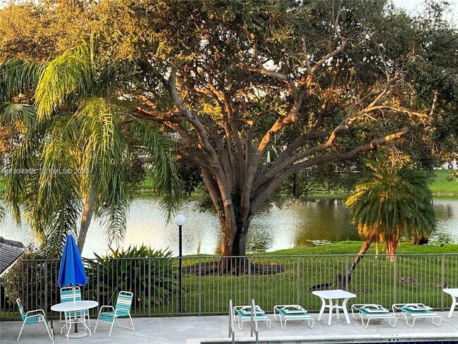 Building Photo - 11453 NW 39th Ct