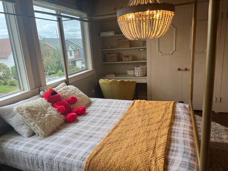 Building Photo - 6920 NE 27th Ave