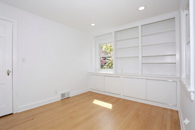 Building Photo - "COMING SOON" Stylish 4-Bedroom Home with Large Backyard in Tenafly, NJ