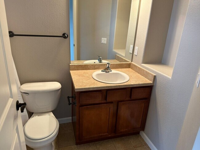 Building Photo - Large garage with attached spacious 2 bedroom townhome