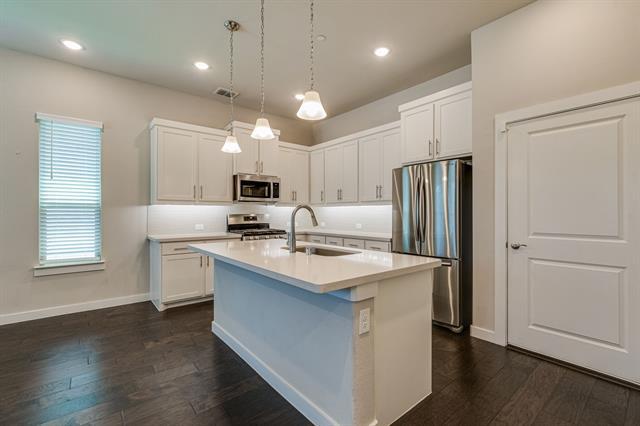 Building Photo - 1237 Pebblebrook Dr
