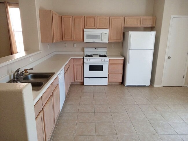 Building Photo - **3 Bedroom 2 Bathroom in Southwest ABQ!! ** AVAILABLE NOW **