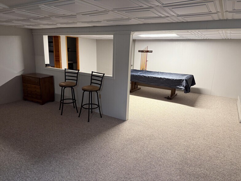 extra living space - 304 Madison St