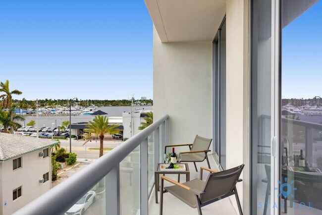 Building Photo - 777 N Ocean Dr