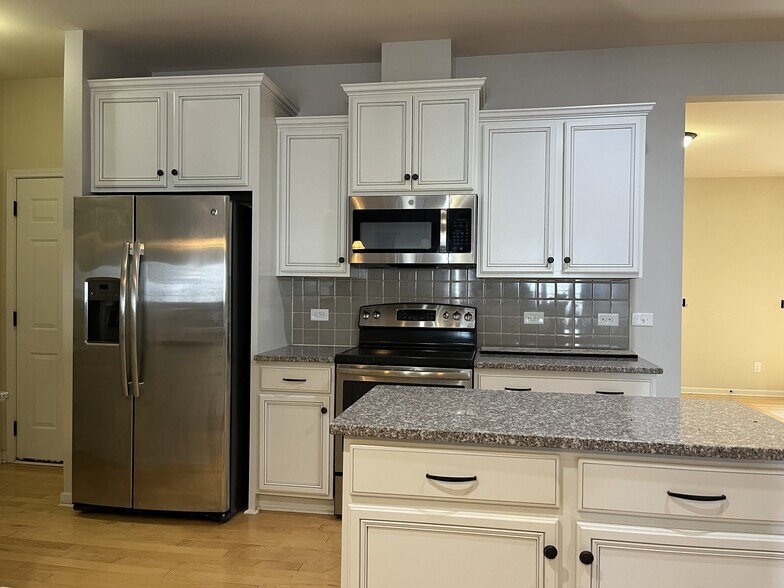 Building Photo - 105 E Neel Ranch Rd